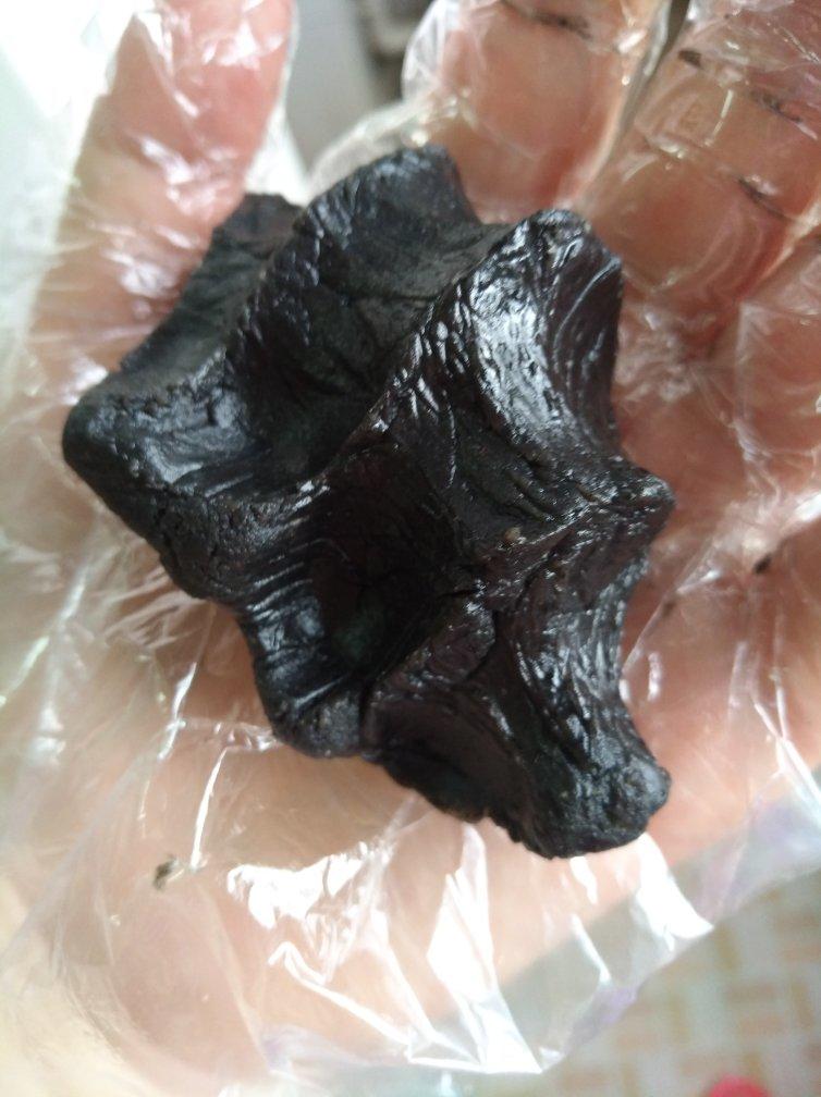 手机用户0092_28wz做的黑芝麻蛋黄月饼