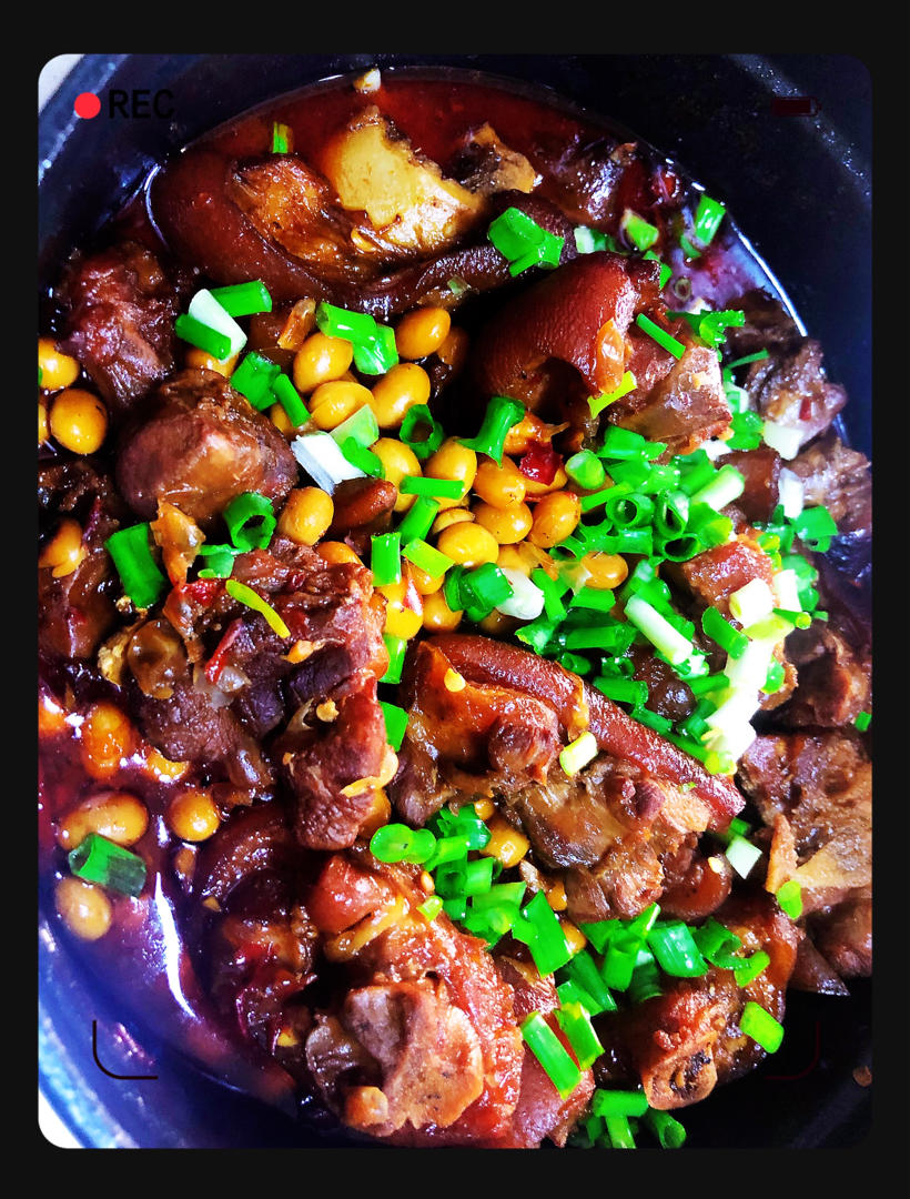 酱香黄豆焖猪脚