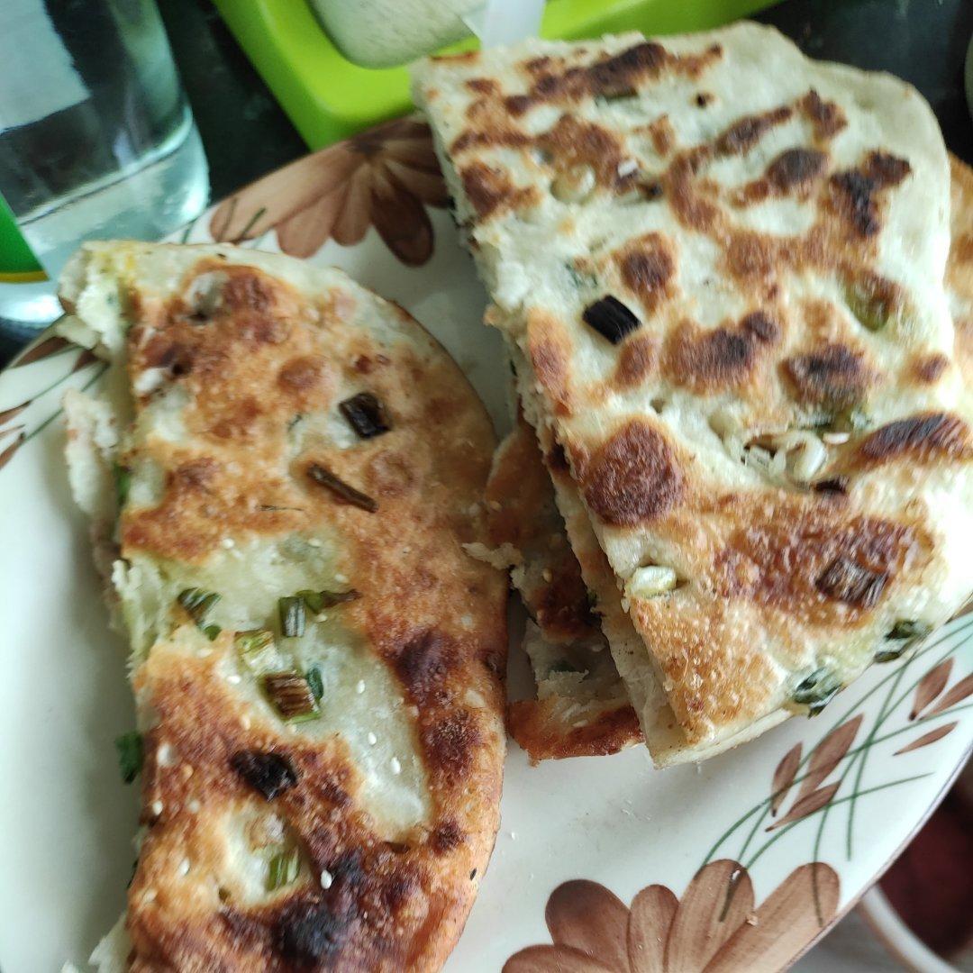 葱油饼（面粉吸水量不一样、水慢慢加）