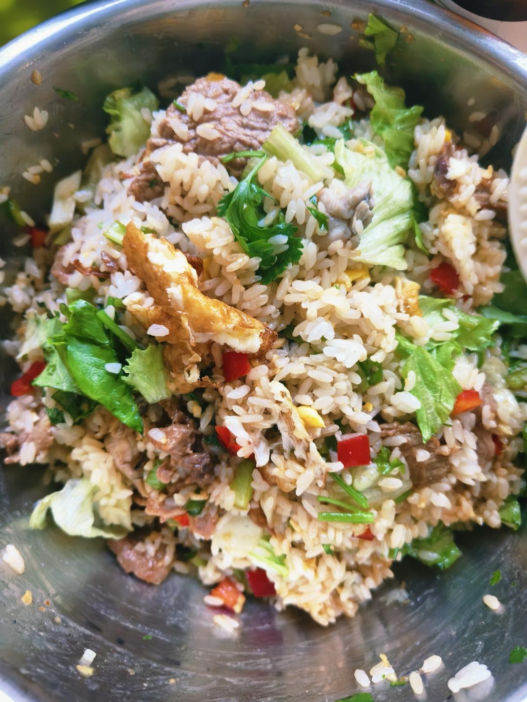 生菜牛肉拌饭