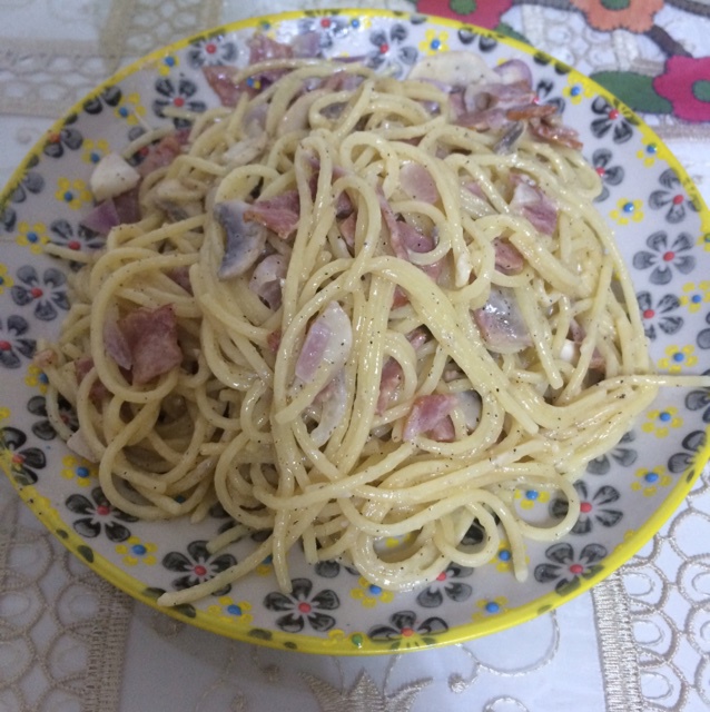 白蘑菇奶油培根意面