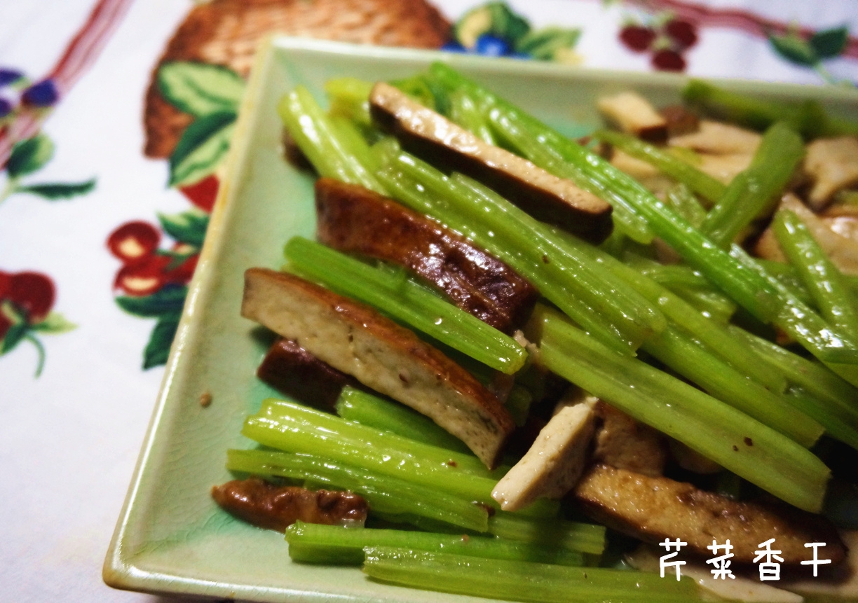 芹菜香干炒肉丝