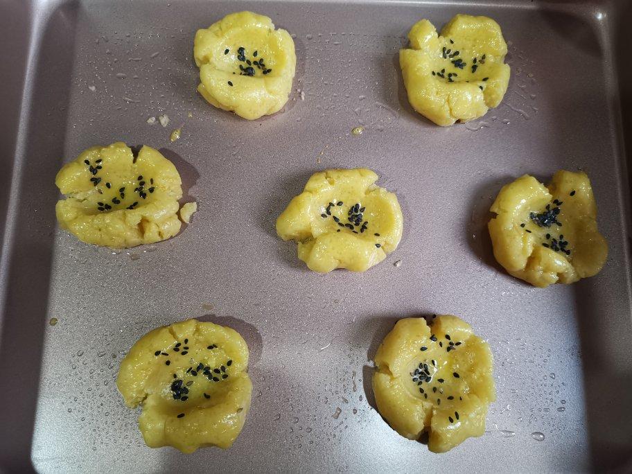 轻轻一按就碎掉的原味桃酥（不输猪油版）