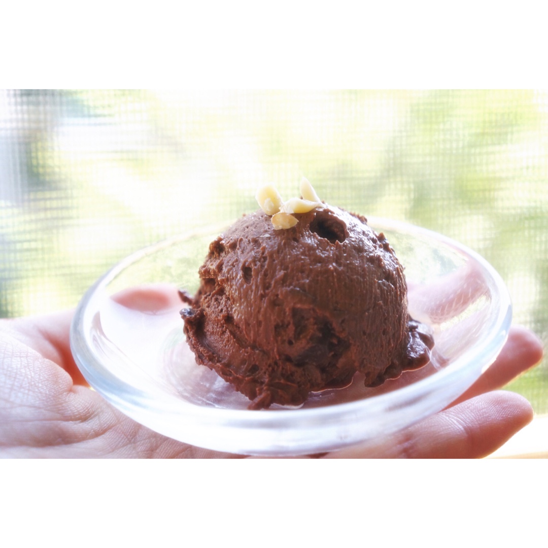 浓醇黑巧克力冰淇淋（免搅打）