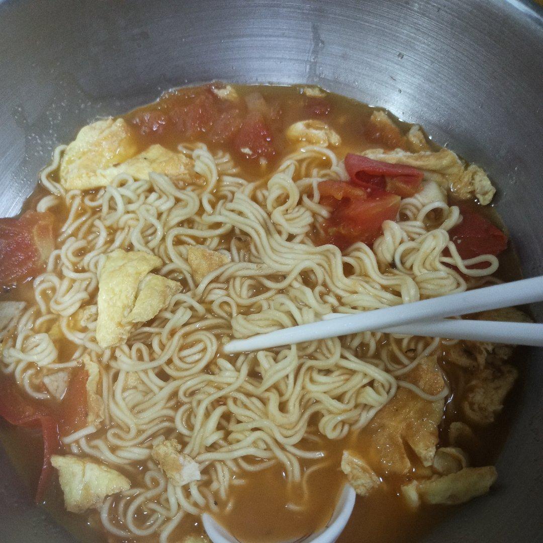 恨不得抱着锅舔的番茄鸡蛋面