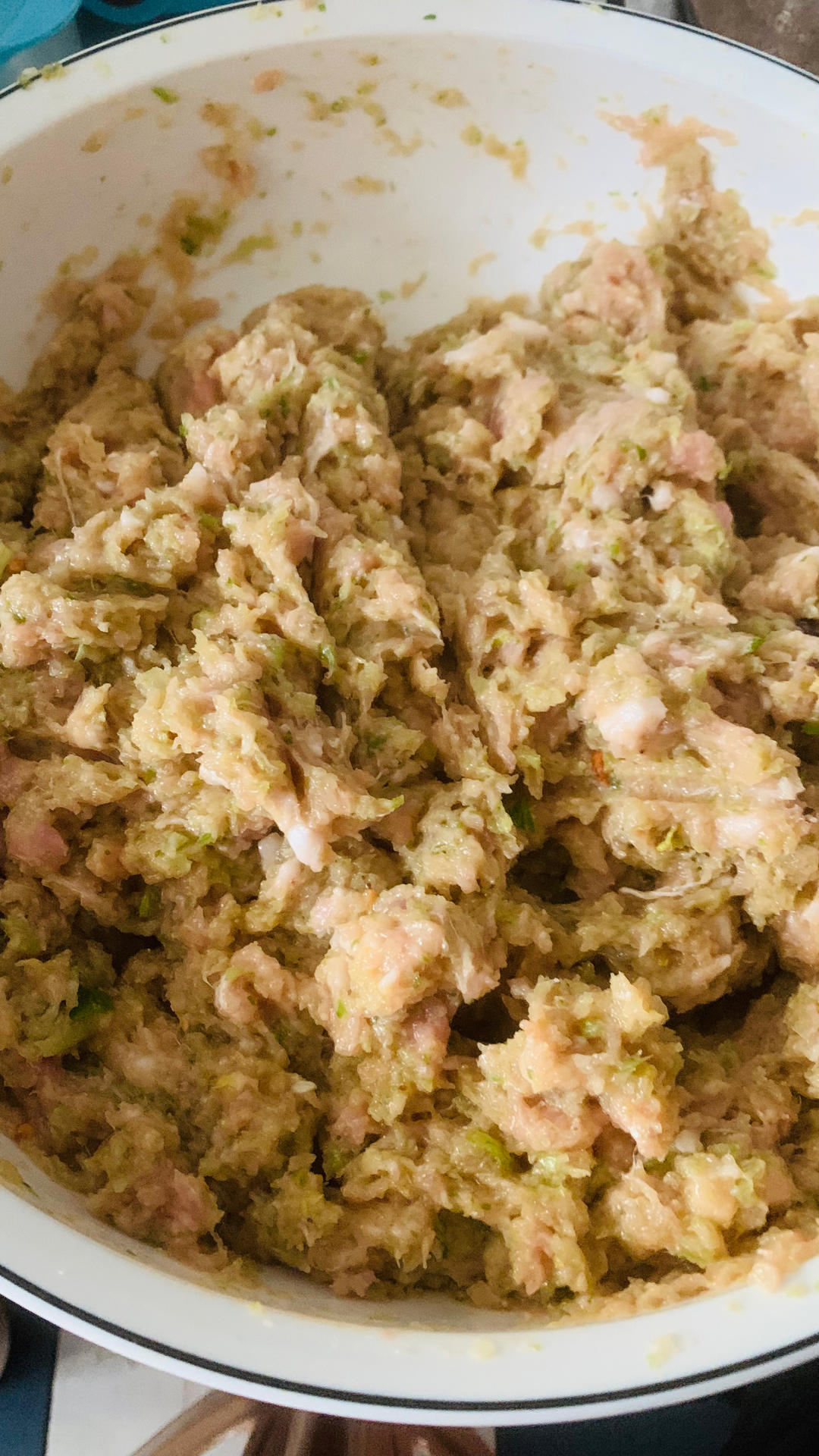 猪肉芹菜饺子馅，饺子馅怎么调才好吃