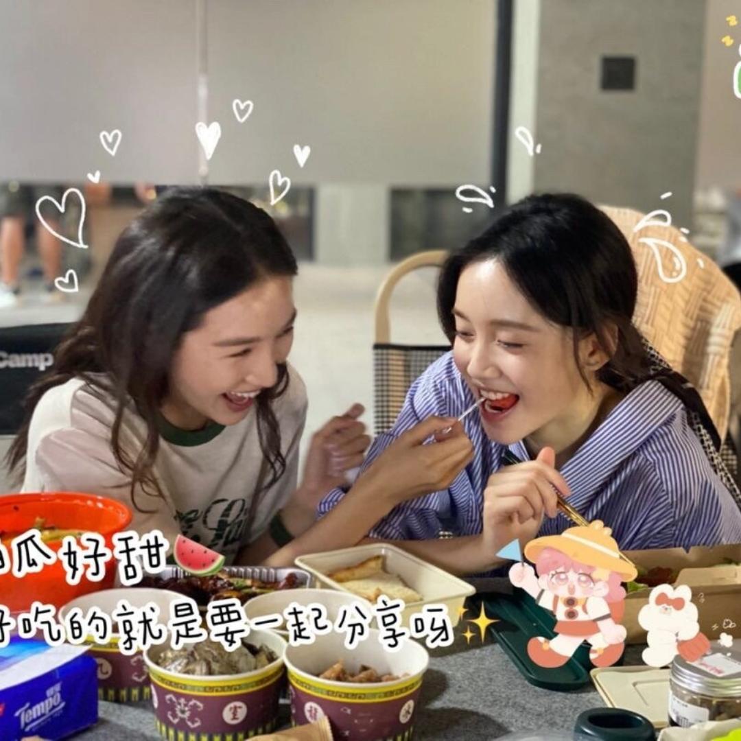 一只小虾球