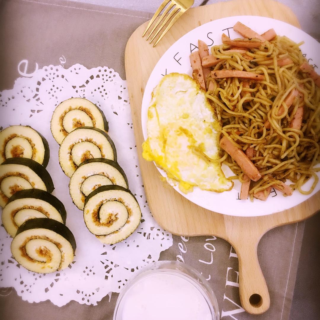 无油海苔肉松蛋糕卷