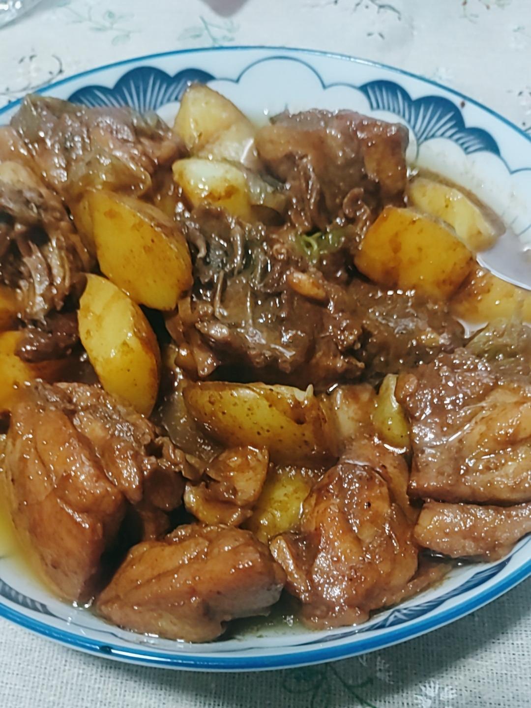 火出国门的【重庆鸡公煲】，配方竟值10万！吃过直呼真香！