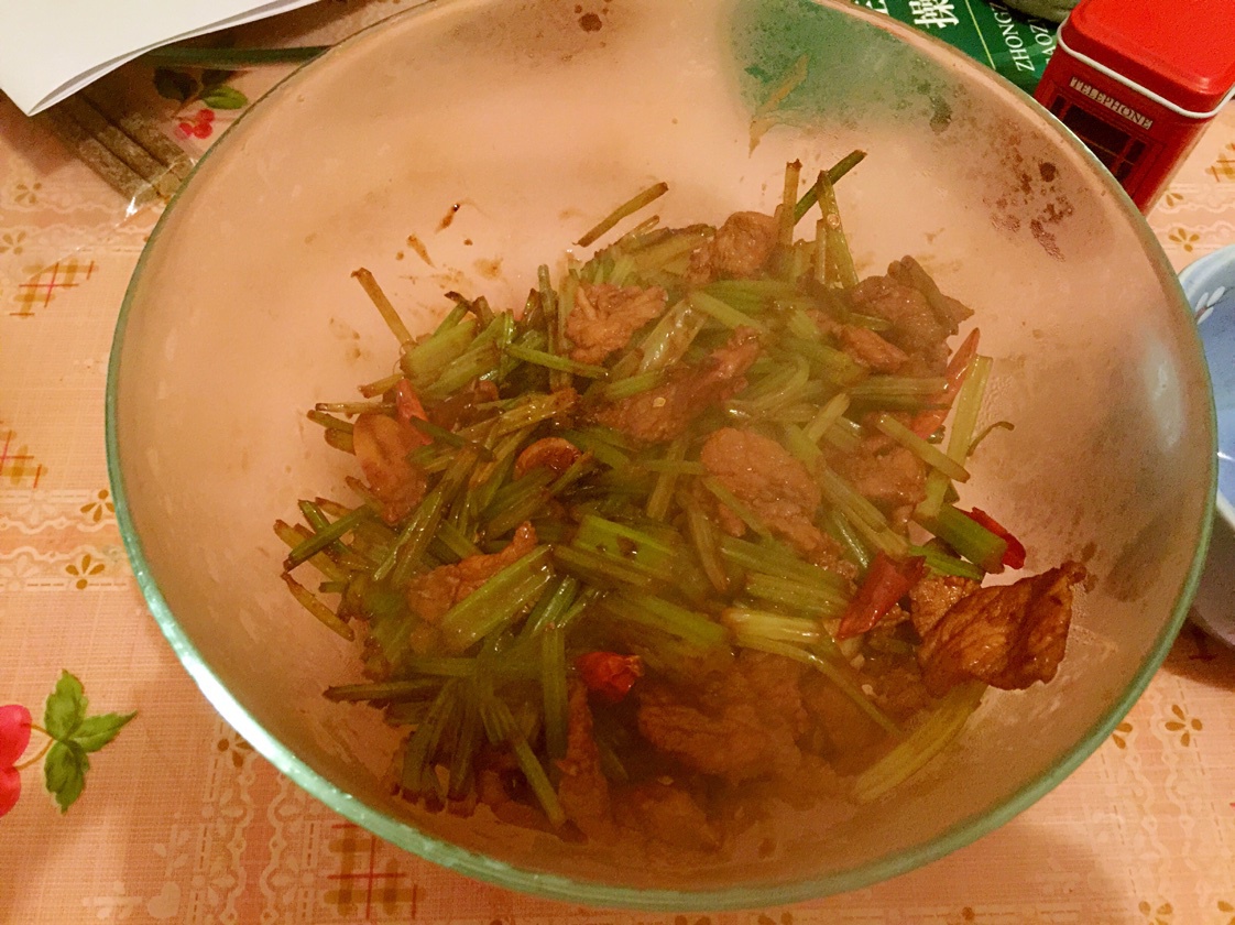 芹菜炒肉