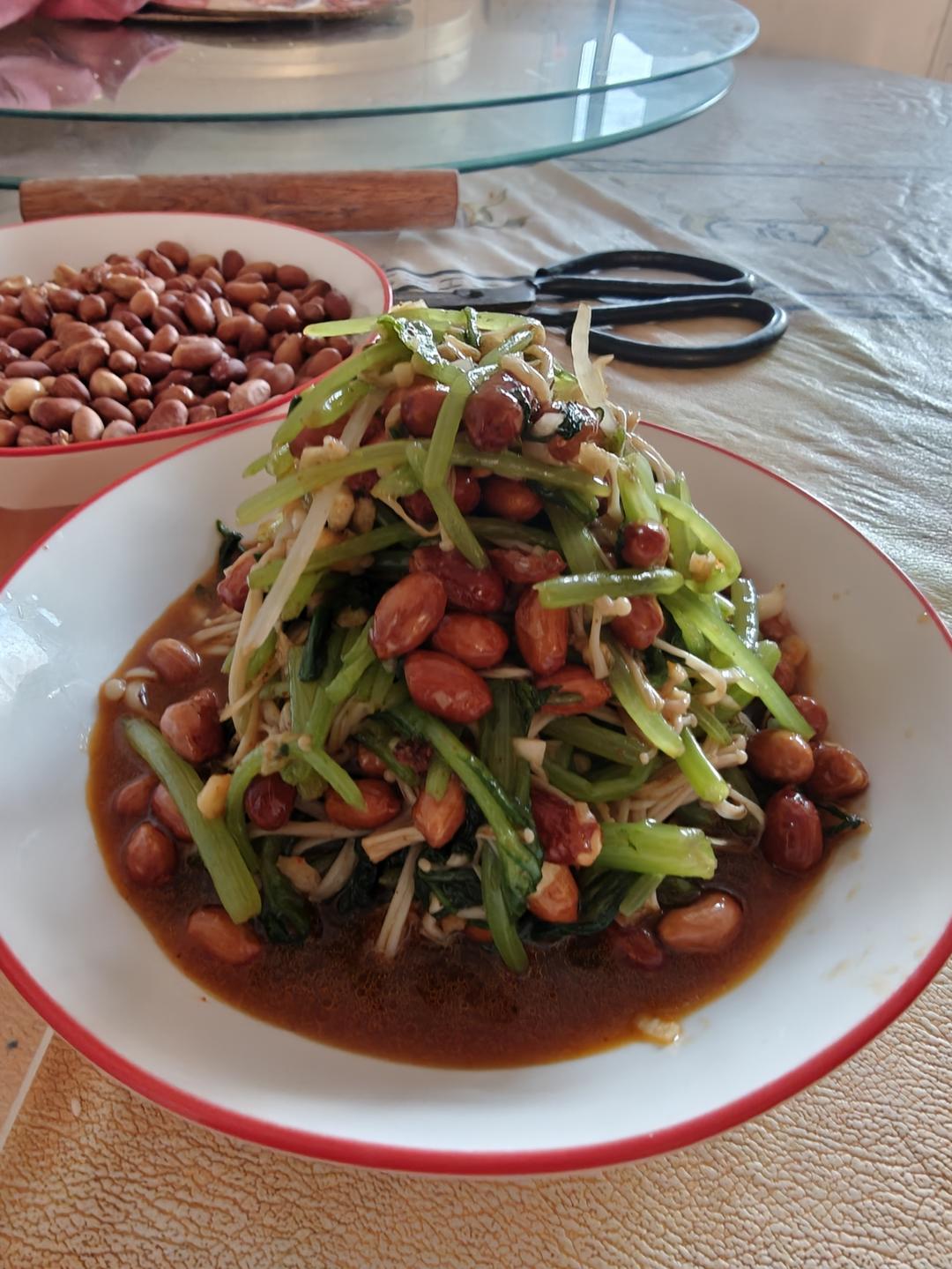 凉拌菠菜、茼蒿均可