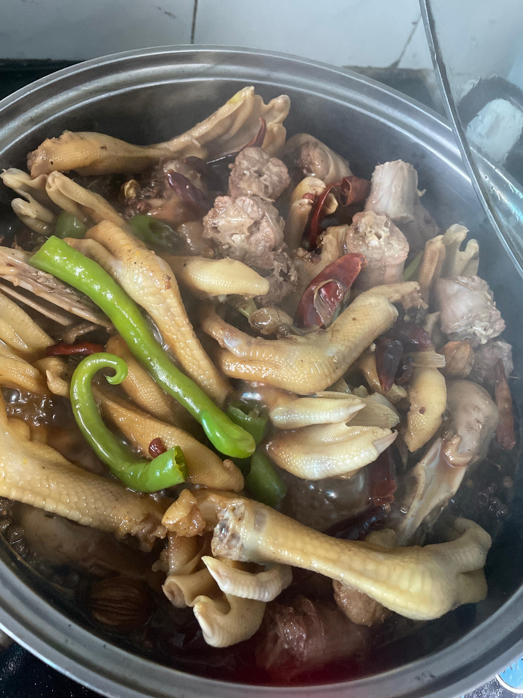 一吃就会上瘾的卤鸭头鸭脖子