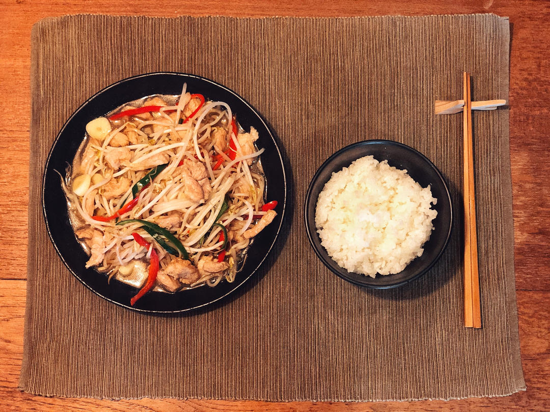 豆芽炒肉