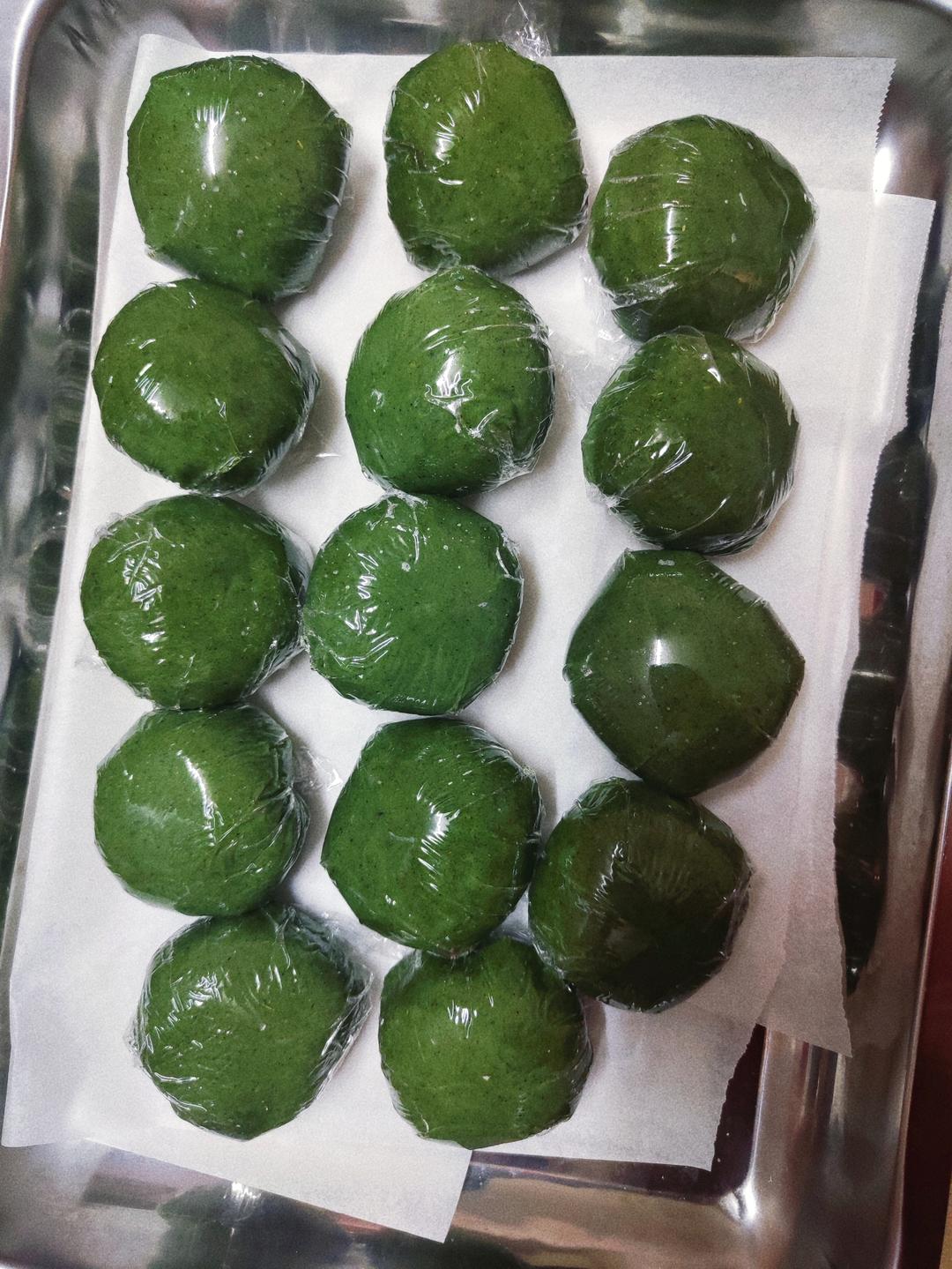清明必吃的艾草青团