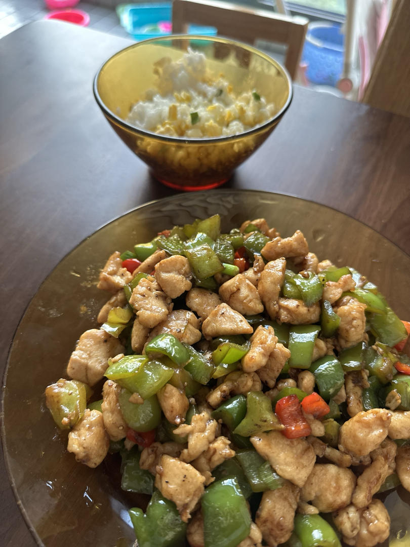 超级下饭   甜椒炒鸡丁       青椒炒鸡丁鸡胸脯