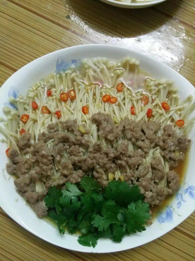 金针菇蒸肉的做法