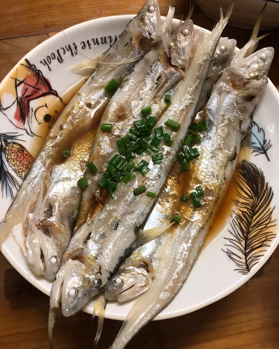 长江边的清蒸刀鱼