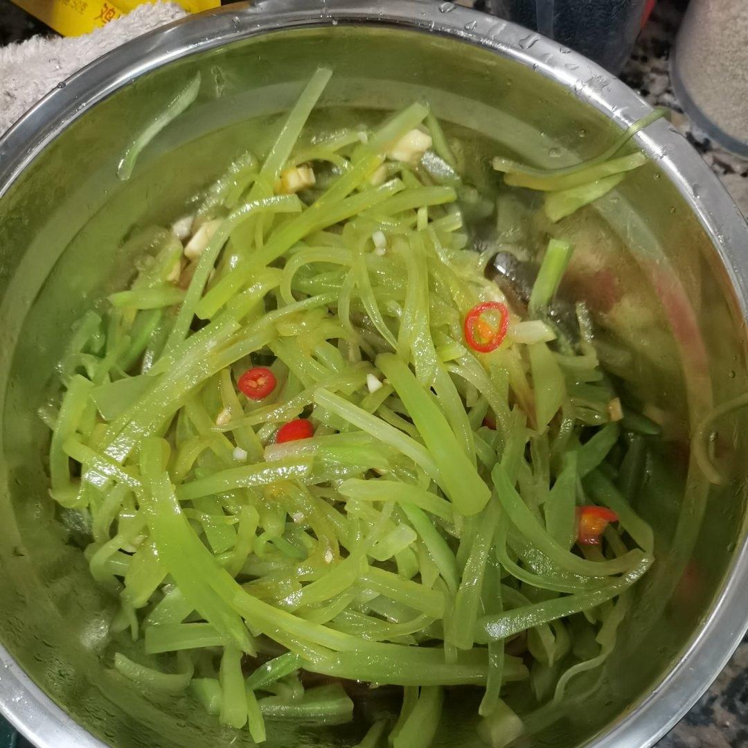 10分钟搞定的快手凉拌菜，清脆爽口的凉拌莴笋丝