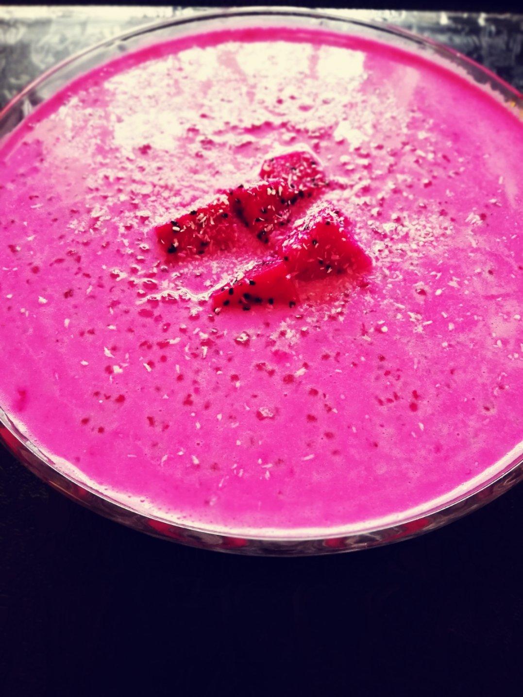 红心火龙果椰汁西米露