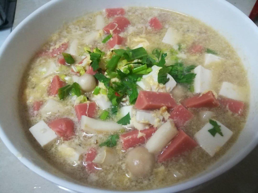 鲜掉眉毛的菌菇豆腐汤
