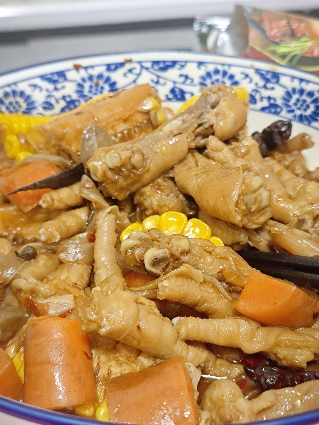 软糯入味的《鸡翅鸡爪煲》