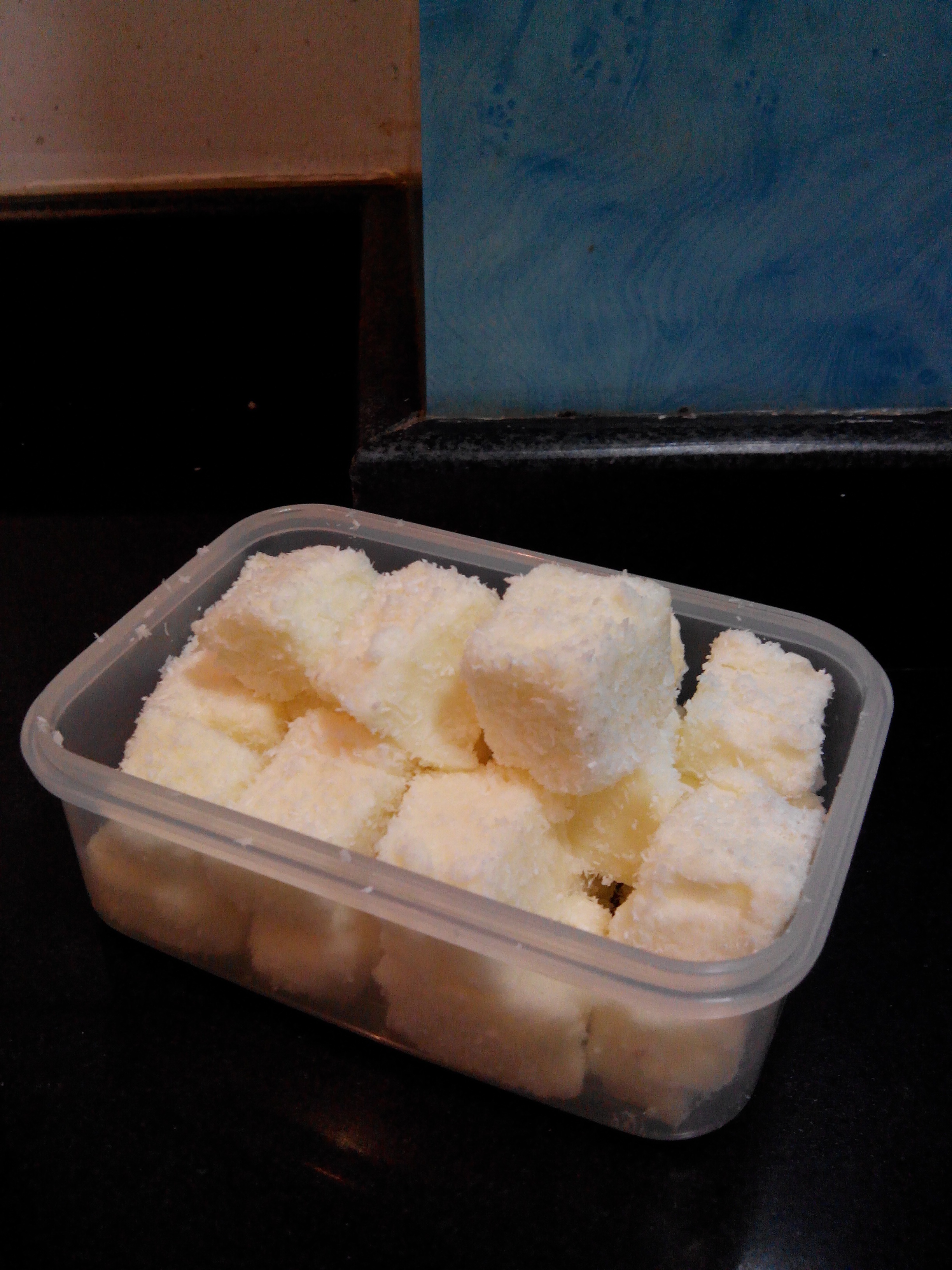 完胜85度C牛奶椰丝小方