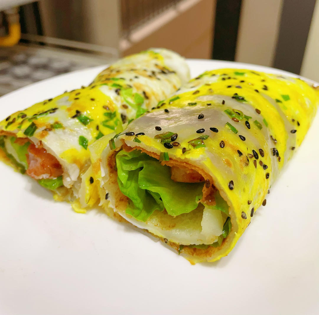 超详细煎饼果子（含自制酱料）