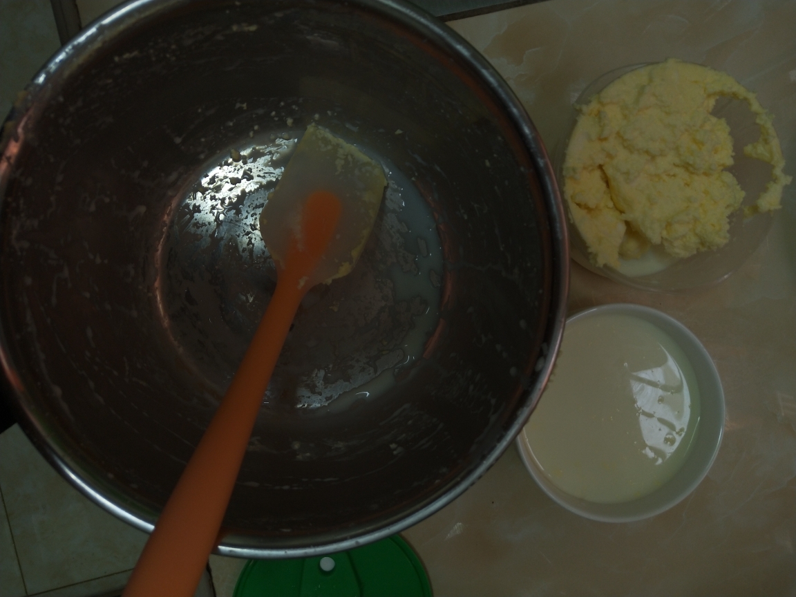 自制黄油打蛋器就能操作的做法 步骤4