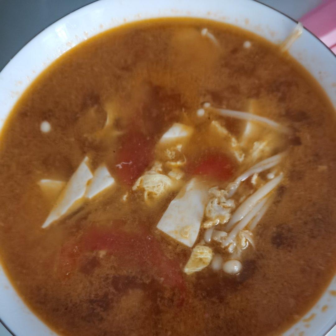 低卡高蛋白番茄金针菇豆腐汤，好喝不发胖