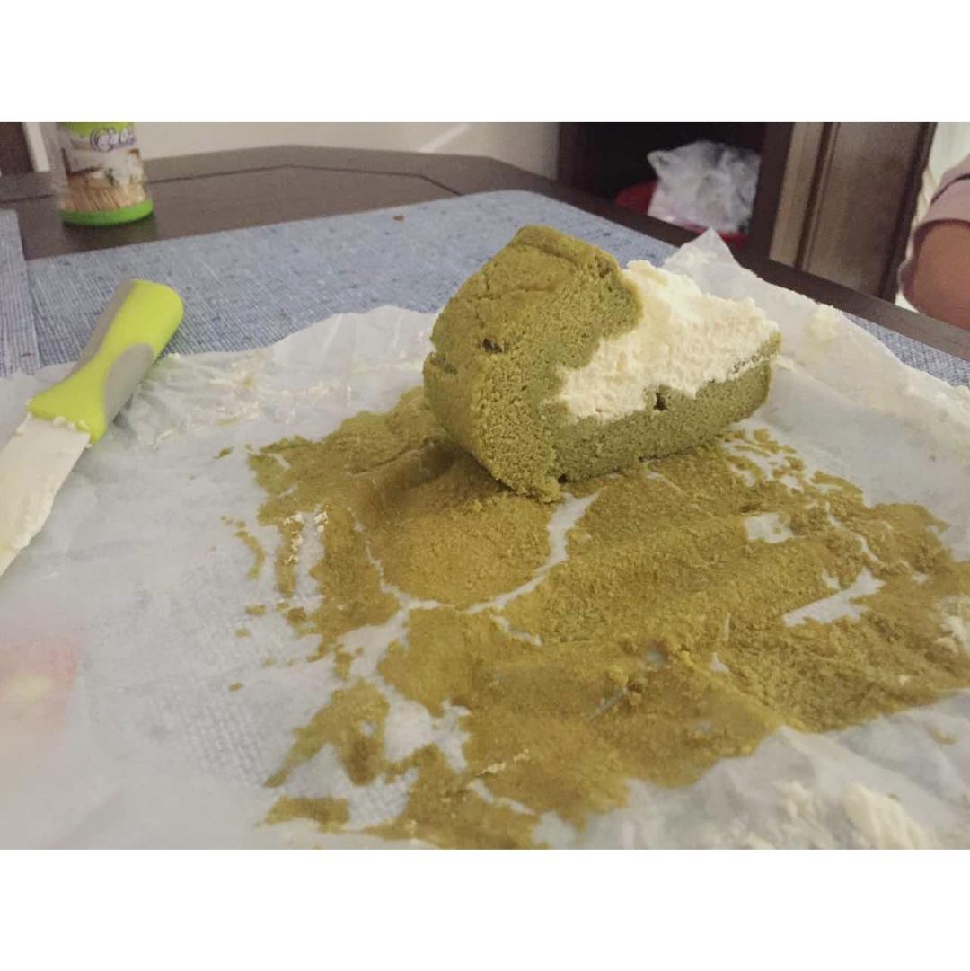 抹茶戚风蛋糕卷