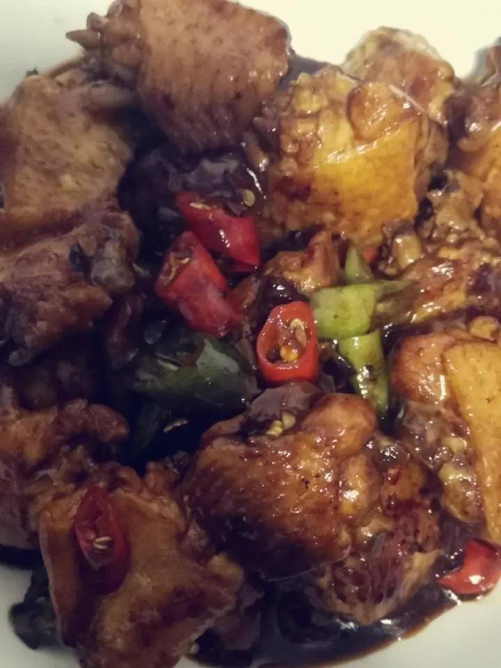 好吃到舔盘✅香辣过瘾超下饭的双椒炒鸡翅
