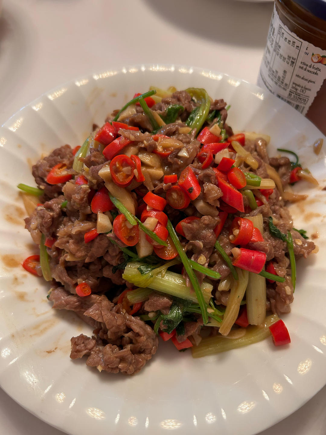 好吃到邻居敲门蹭饭的芹菜炒牛肉！
