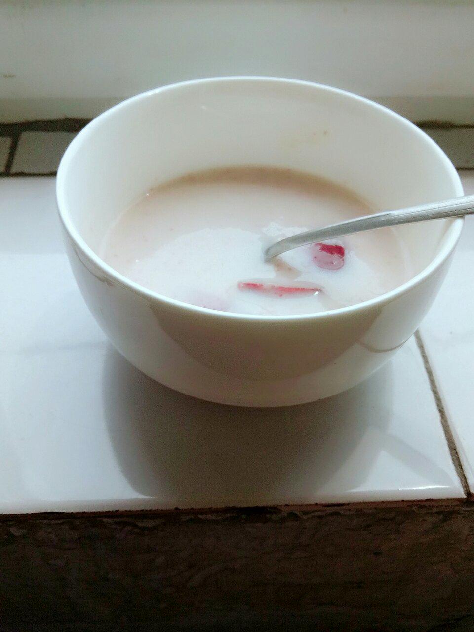 蜜桃酸奶