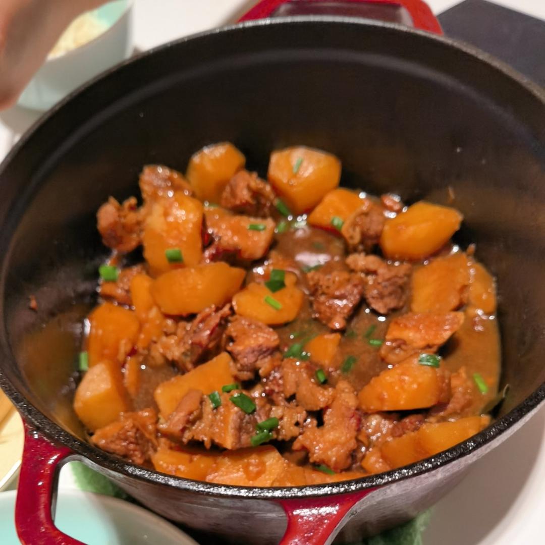 小土豆烧牛肉，红烧牛腩，好吃到舔盘