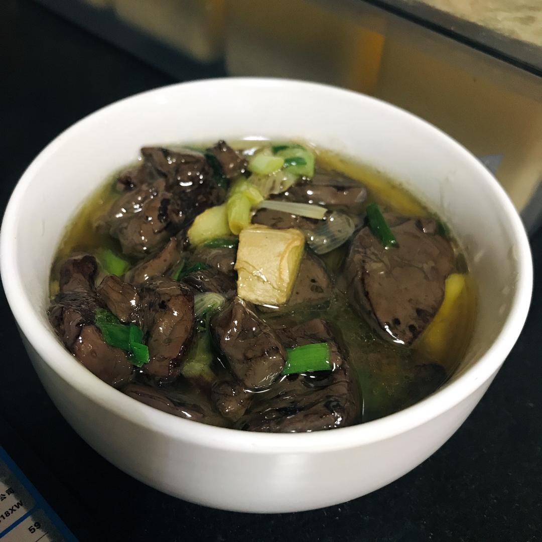 大蒜炒血豆腐