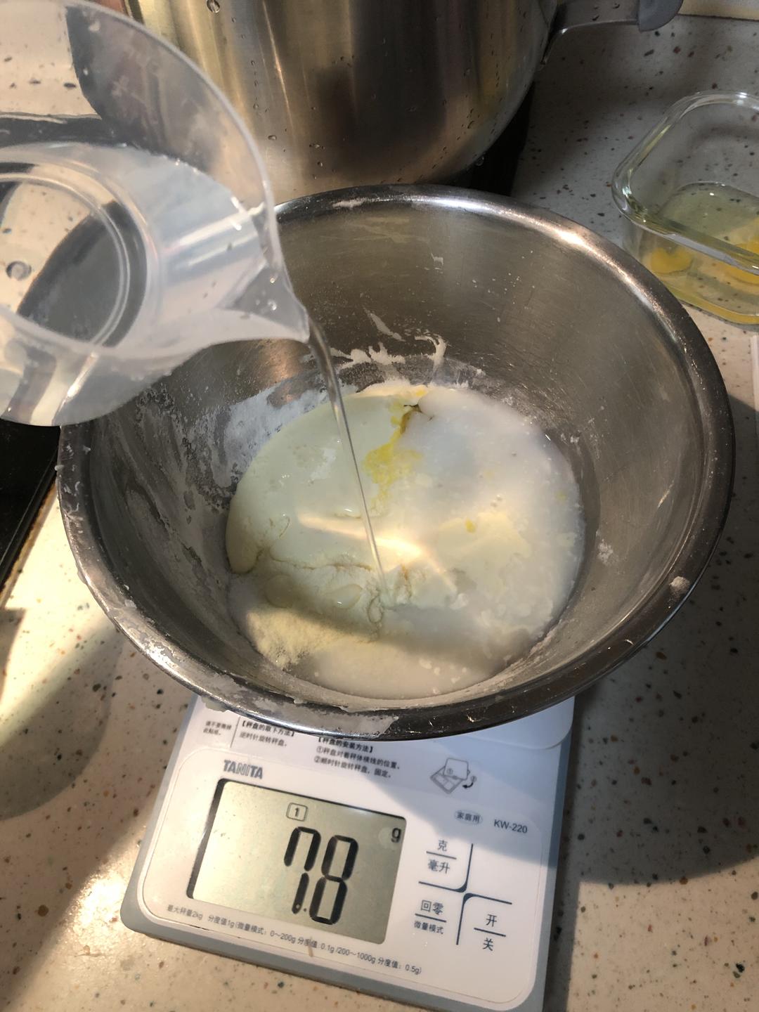 纯奶手撕吐司的做法 步骤1