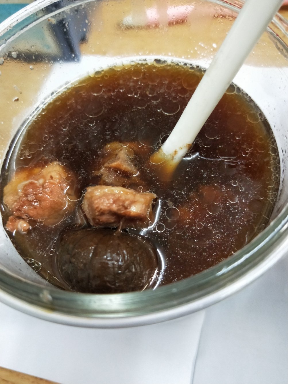黑蒜排骨汤