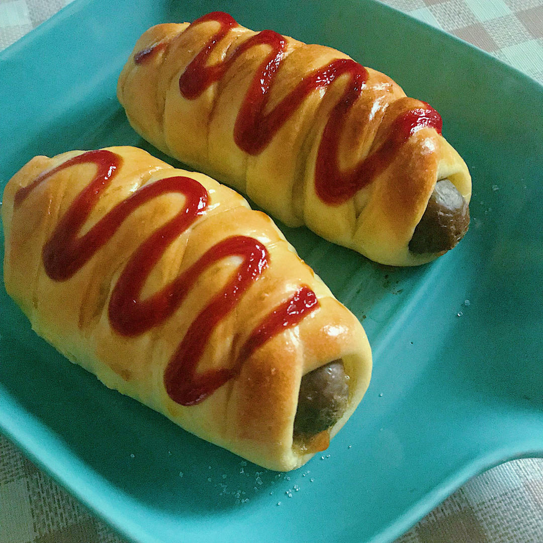 香肠肉松面包卷