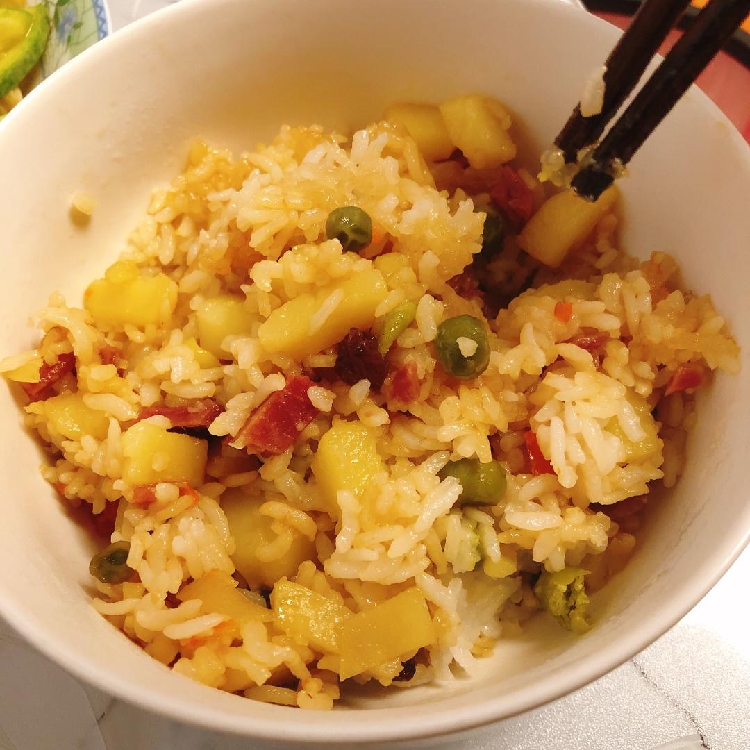 什锦腊味土豆焖饭