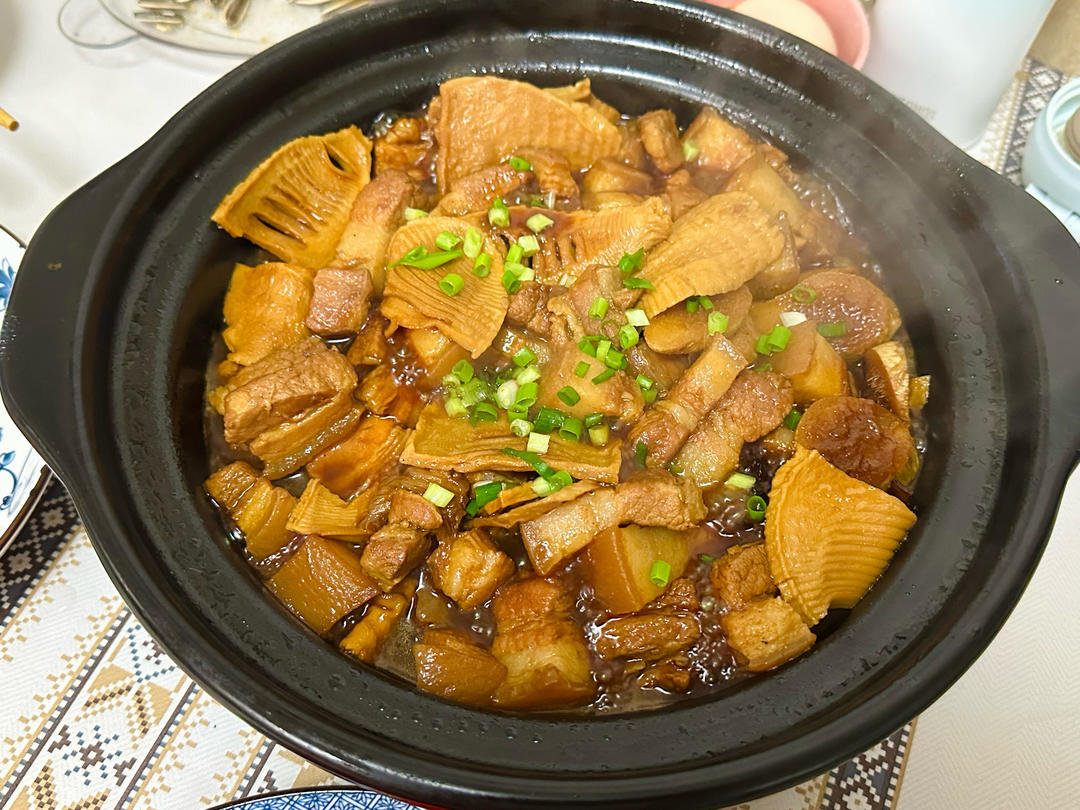超下饭笋干烧排骨