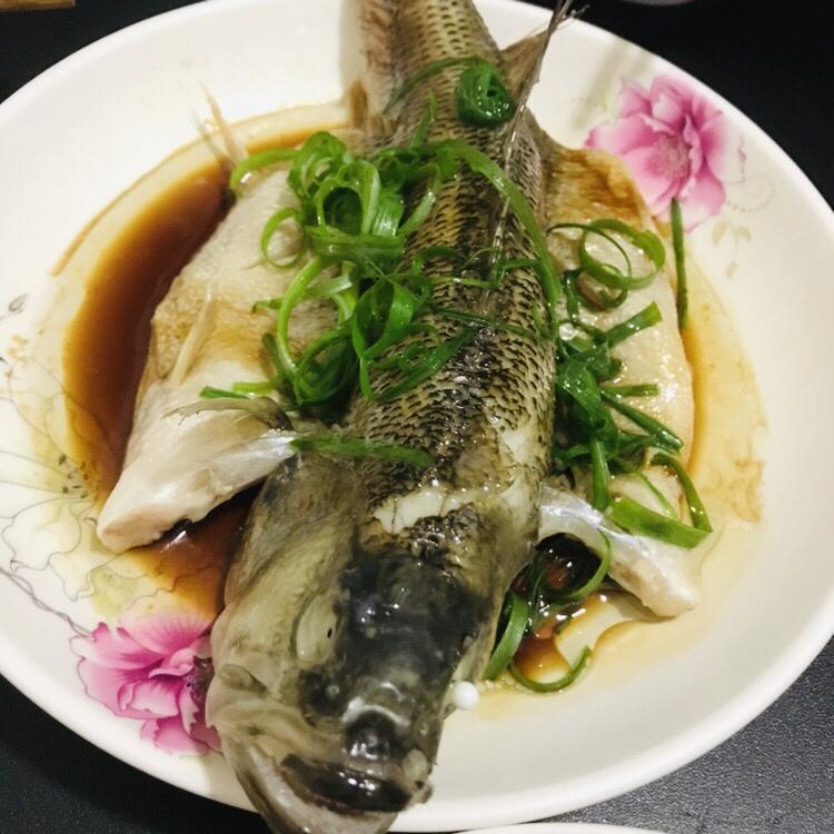 蒸鲈鱼