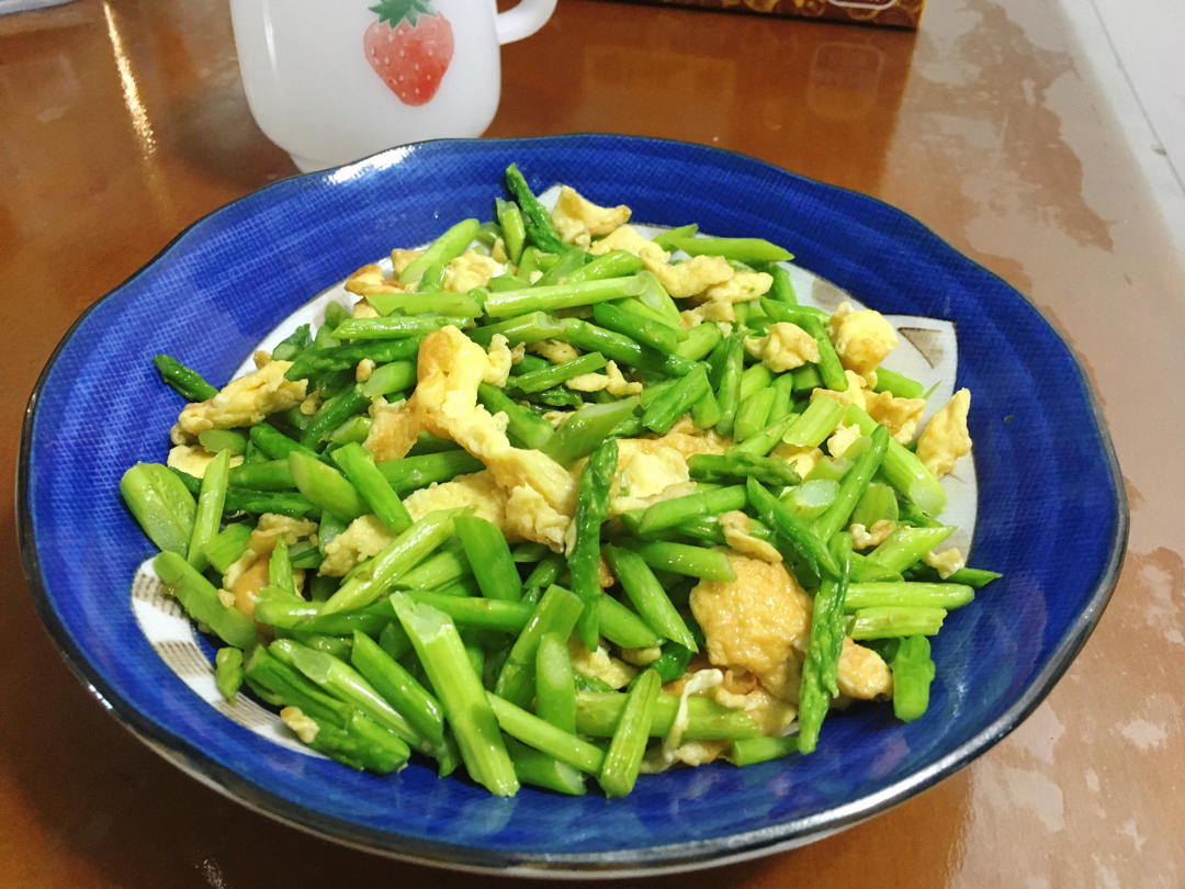 芦笋炒鸡蛋