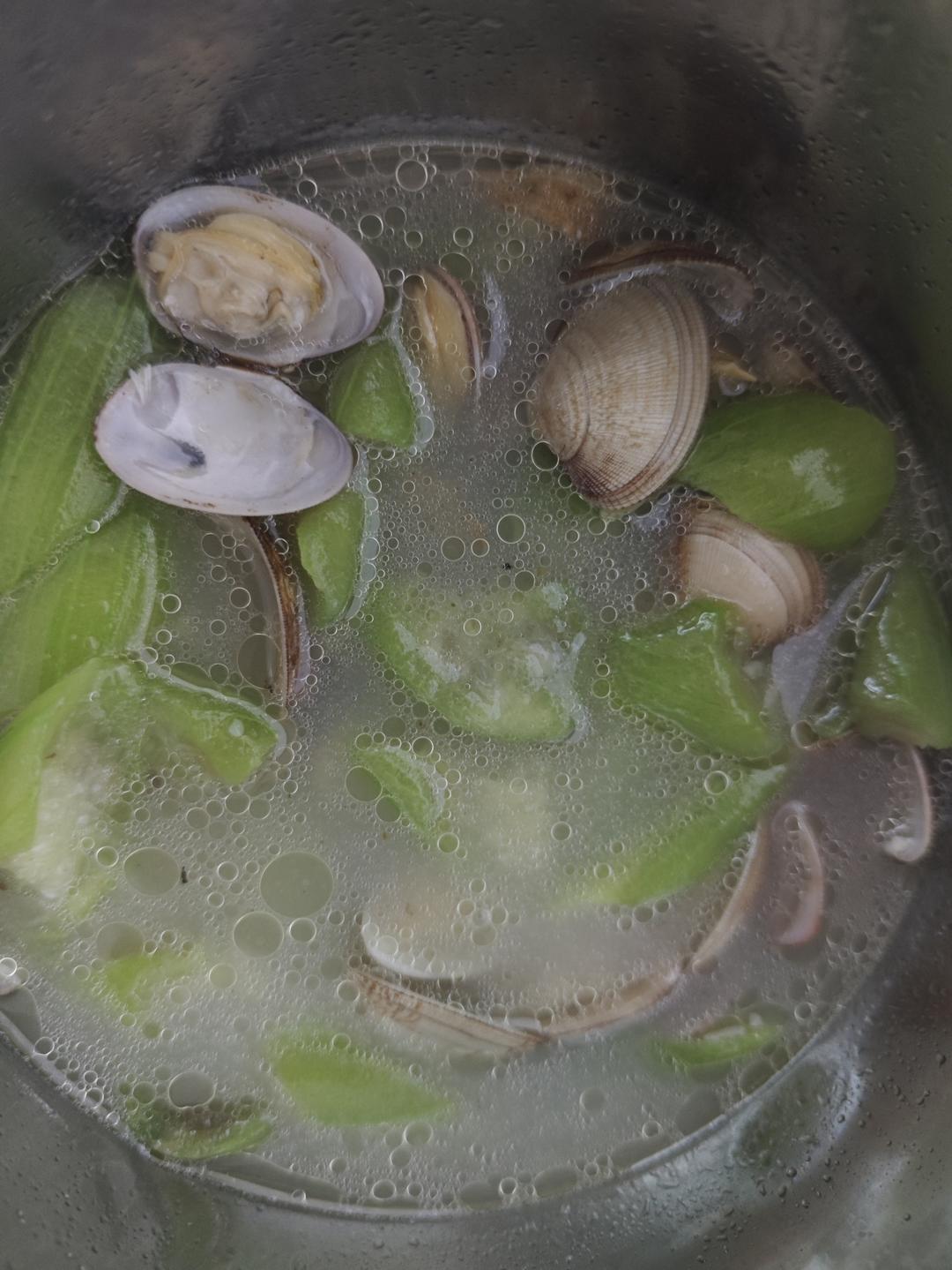 清热解燥•丝瓜蛤蜊汤•减脂友好