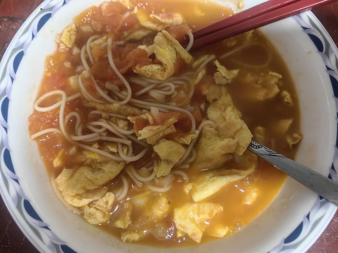 恨不得抱着锅舔的番茄鸡蛋面