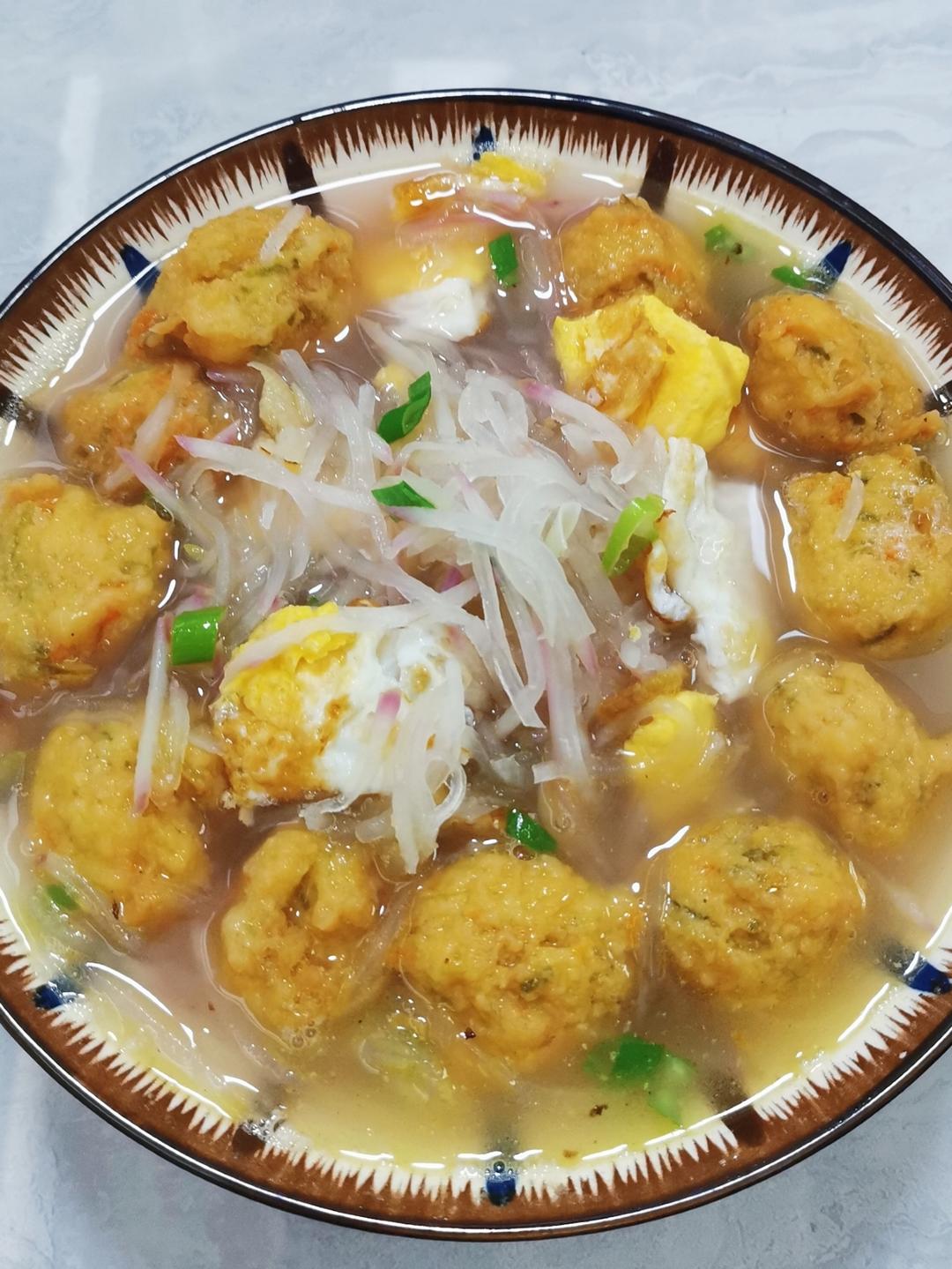 暖呼呼的【萝卜丸子汤】连喝三碗都不够