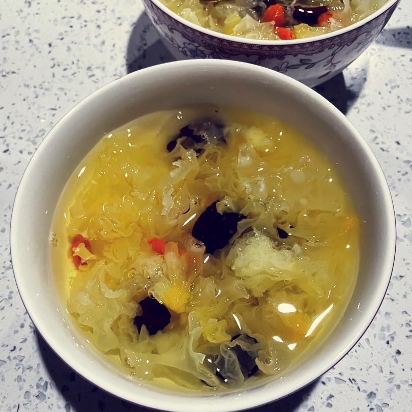 无敌好喝❗️快速熬出胶的银耳羹😋美容又养颜