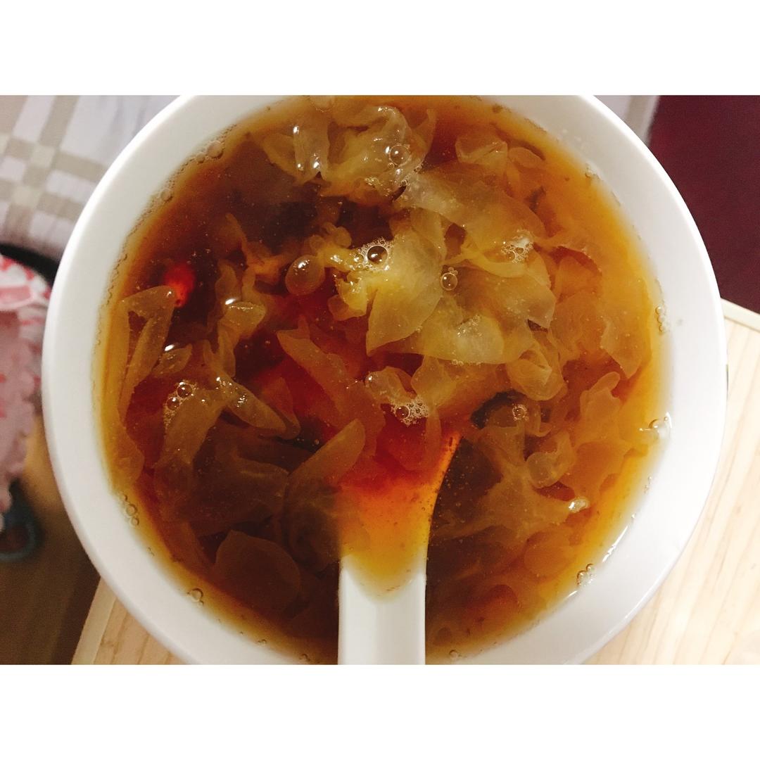 红枣枸杞银耳羹