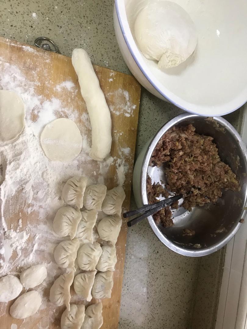 超香家庭版牛肉酸菜水饺