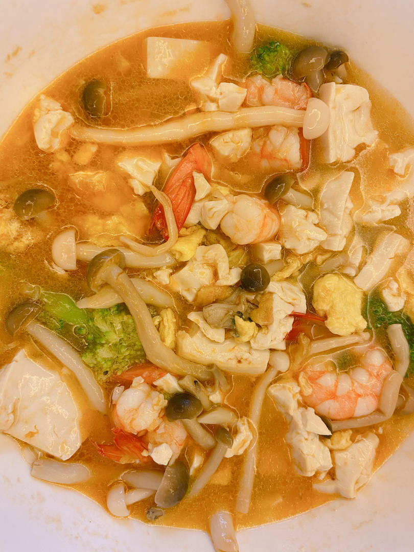 豆腐鲜虾菇菌汤