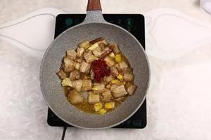 川菜中点餐率最高的回锅肉做法的做法 步骤7